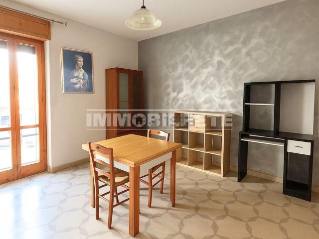 Appartamento in vendita di 121 m² in Via Alessandro Manzoni