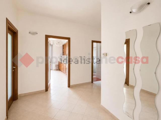 Appartamento in vendita di 121 m² in Via Giulio Cesare, 111