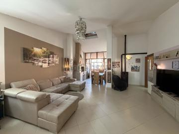 Appartamento in vendita di 121 m² in Via Donica