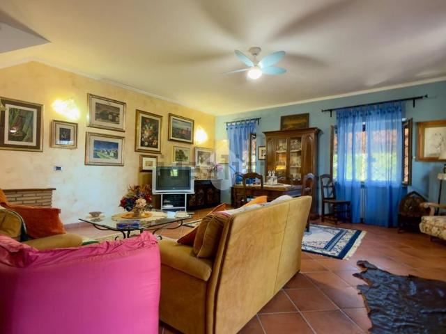 Appartamento in vendita di 121 m² in Via delle Valli, 19