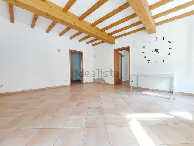 Appartamento in vendita di 121 m² in Via Enzo Dalai