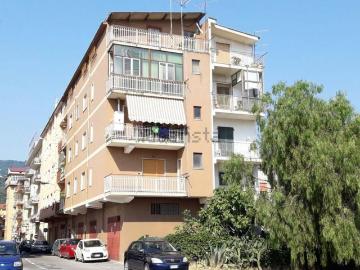 Appartamento in vendita di 121 m² in Via Fabio Filzi