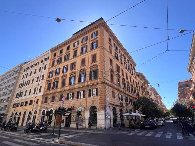 Appartamento in vendita di 121 m² in Via Flaminia
