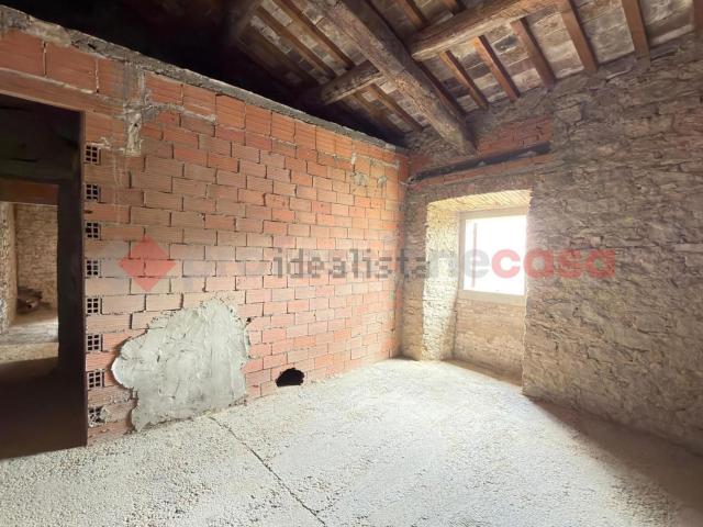 Appartamento in vendita di 121 m² in Via Fratelli Cervi