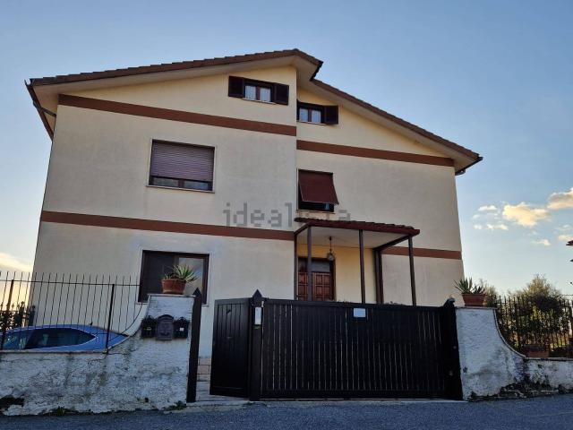 Appartamento in vendita di 121 m² in Via Fratelli Brandi, 5