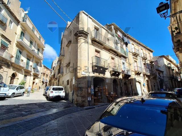 Appartamento in vendita di 121 m² in Via Luigi Sturzo, 129