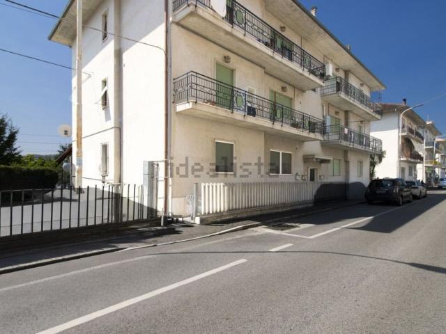 Appartamento in vendita di 121 m² in Via Monte Vettore