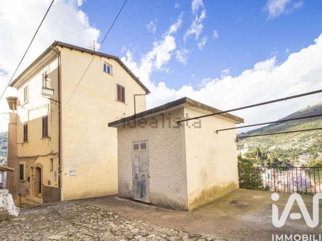 Appartamento in vendita di 121 m² in Via Mamurra
