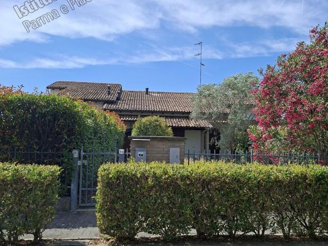 Appartamento in vendita di 121 m² in Via Martiri di Cefalonia, 3