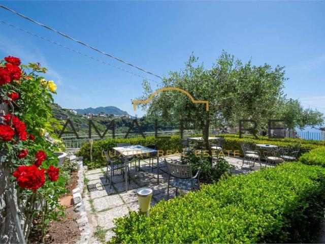 Appartamento in vendita di 121 m² in Via Sant&apos Eustachio