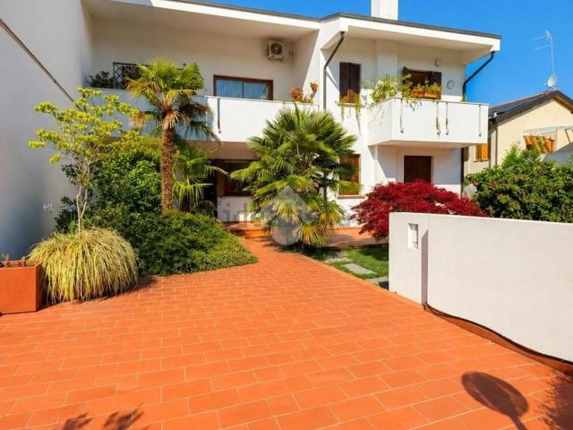 Appartamento in vendita di 121 m² in Via Santa Bona Nuova, 56