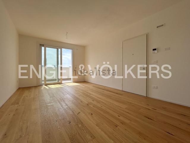 Appartamento in vendita di 121 m² in Via Pordenone, 2