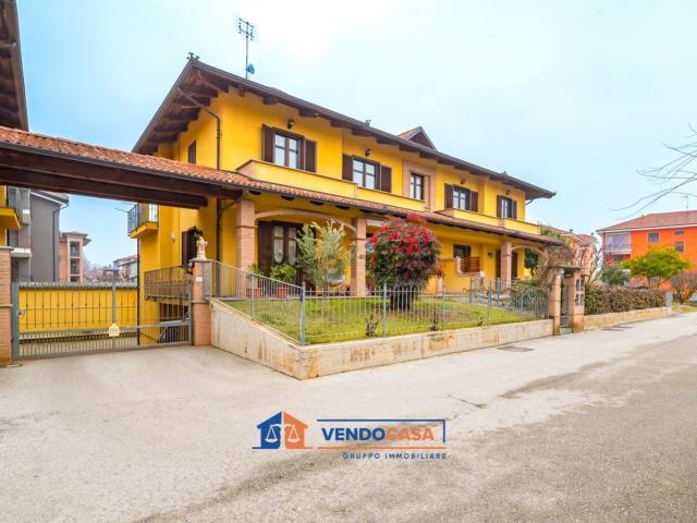 Appartamento in vendita di 121 m² in Via Padre Pio, 10