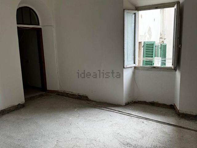 Appartamento in vendita di 121 m² in Via Renato Fucini