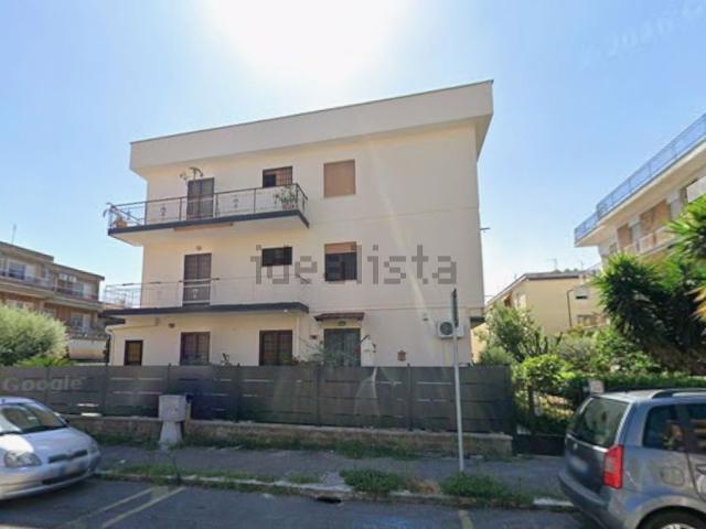 Appartamento in vendita di 121 m² in Via Tiziano, 23