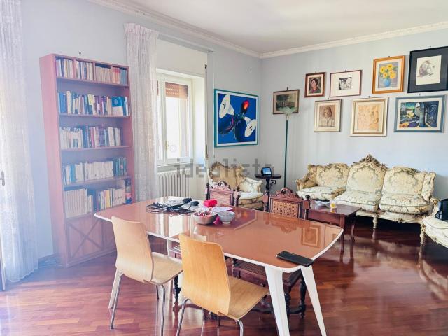 Appartamento in vendita di 121 m² in Via Vittorio Veneto, 350