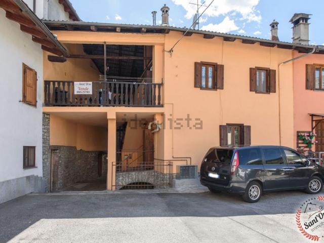 Appartamento in vendita di 121 m² in Frazione Cretaz, 16