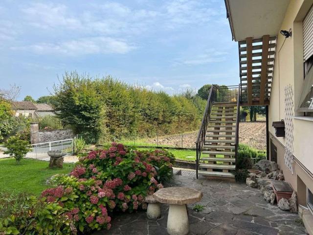 Appartamento in vendita di 121 m² in Frazione Dussano, 107