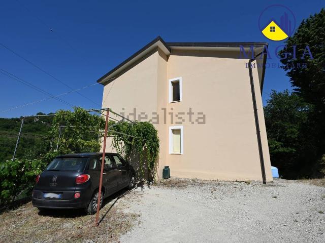 Appartamento in vendita di 121 m² in Frazione Gimigliano, 94