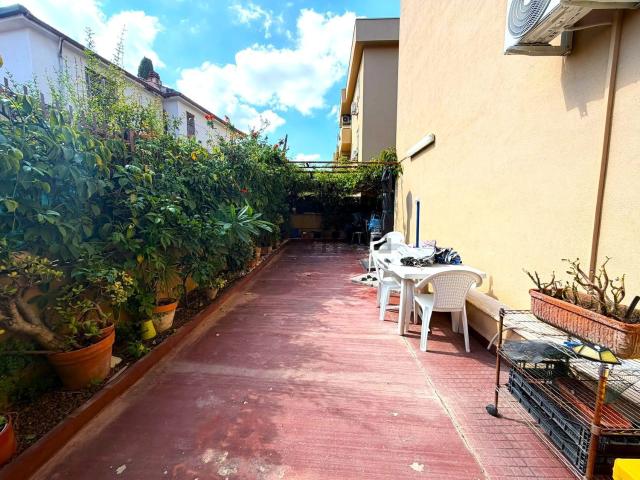 Appartamento in vendita di 145 m² in Largo Antonio Lo Russo, 8