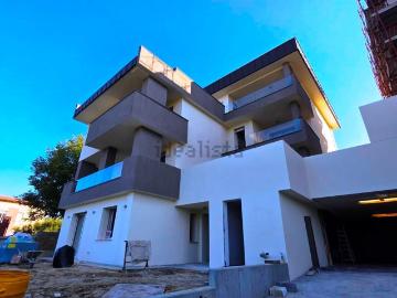 Appartamento in vendita di 121 m² in Piazza di Giacomo Leopardi, 1