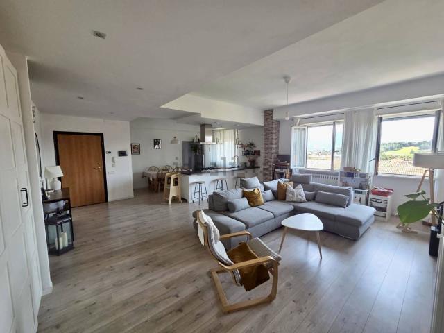 Appartamento in vendita di 121 m² in Piazzale Giacomo Matteotti, 21