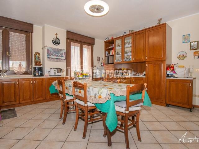 Appartamento in vendita di 122 m² in Via Corte