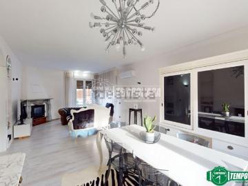 Appartamento in vendita di 122 m² in Via Canonica, 27