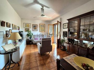 Appartamento in vendita di 122 m² in Via Cassia, 21