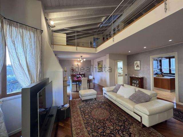 Appartamento in vendita di 122 m² in Via Centenaro, 156