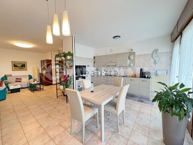 Appartamento in vendita di 122 m² in Via Croce Rossa, 40