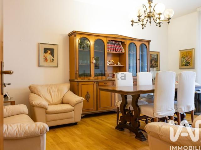 Appartamento in vendita di 122 m² in Via A. Manzoni, 56