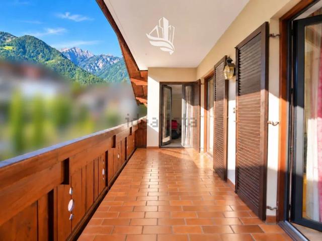 Appartamento in vendita di 122 m² in Via Aica