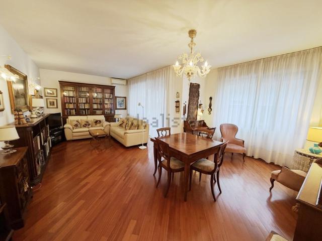 Appartamento in vendita di 122 m² in Via Alessandro Poerio