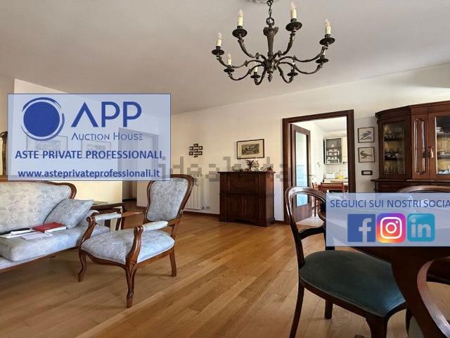Appartamento in vendita di 122 m² in Via Bolzano, 9