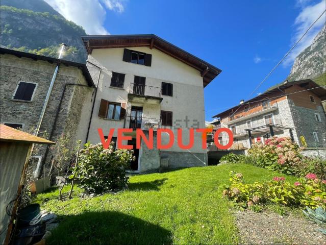 Appartamento in vendita di 122 m² in Via Bagni, 25