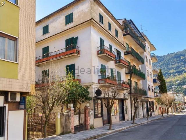 Appartamento in vendita di 122 m² in Via G. Pascoli, 70