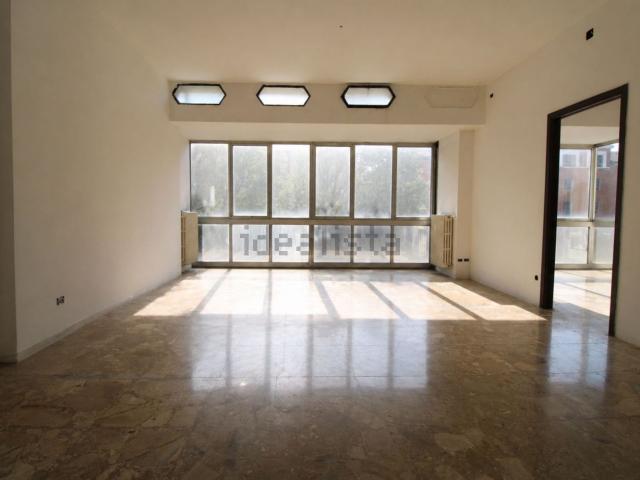 Appartamento in vendita di 122 m² in Via Gandolfi