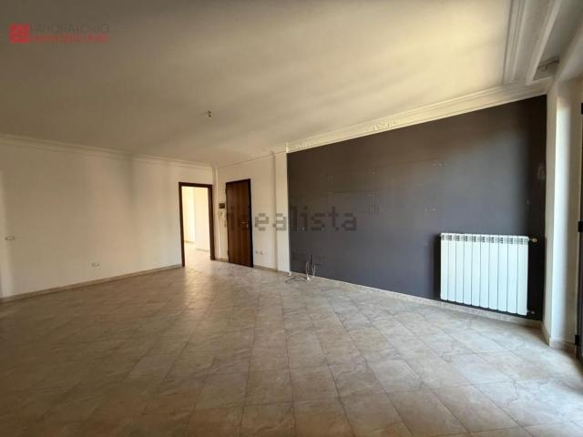 Appartamento in vendita di 122 m² in Via Giacomo Matteotti, 73023