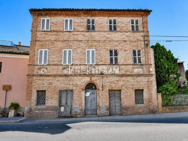 Appartamento in vendita di 122 m² in Via Giacomo Matteotti