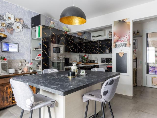 Appartamento in vendita di 122 m² in Via degli Spreti, 32