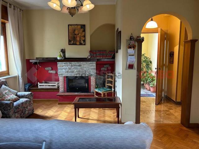 Appartamento in vendita di 122 m² in Via della Fonte, 40