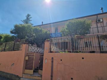 Appartamento in vendita di 122 m² in Via Fiume Esaro, 36