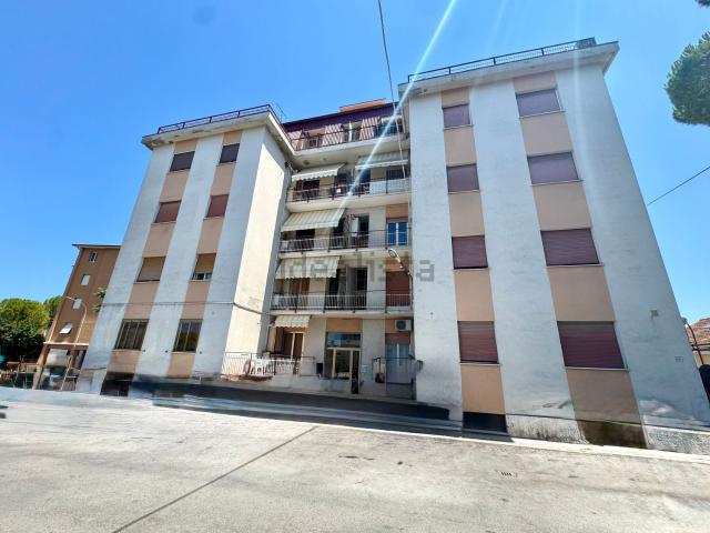Appartamento in vendita di 122 m² in Via Fratelli Rosselli