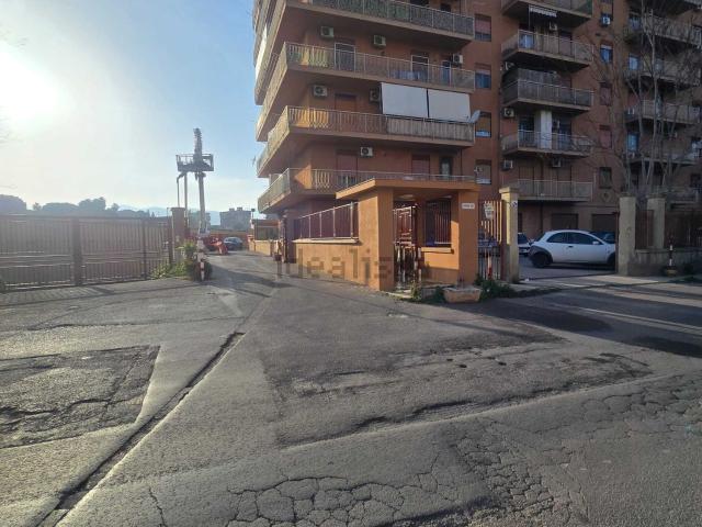 Appartamento in vendita di 122 m² in Via Oreto