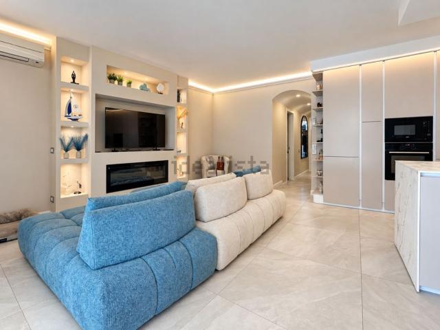Appartamento in vendita di 122 m² in Via Martiri di Belfiore, 42