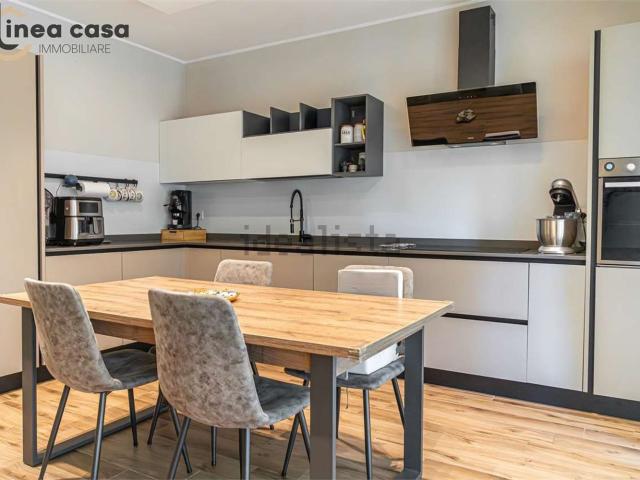 Appartamento in vendita di 122 m² in Via Miranese, 214