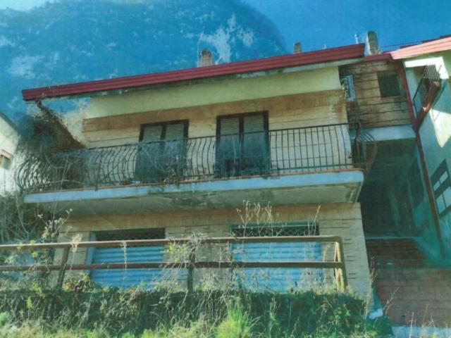 Appartamento in vendita di 122 m² in Via San Maria