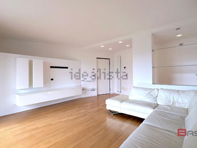 Appartamento in vendita di 122 m² in Via San Rocco, 12