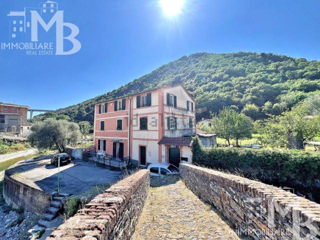 Appartamento in vendita di 122 m² in Via Ponti Romani, 29
